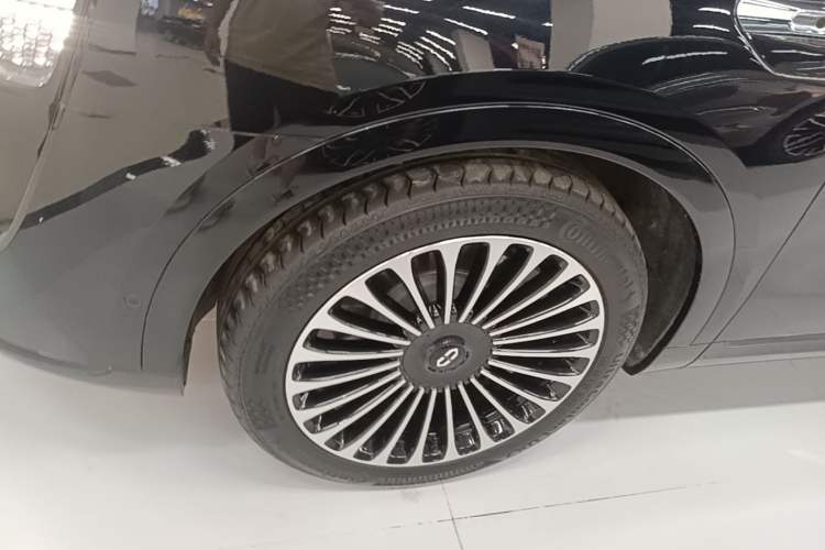 Used Hima AITO M9 2024 Range-Extended Max Edition 42 kWh 6-Seater Version Left Front Wheel Hub