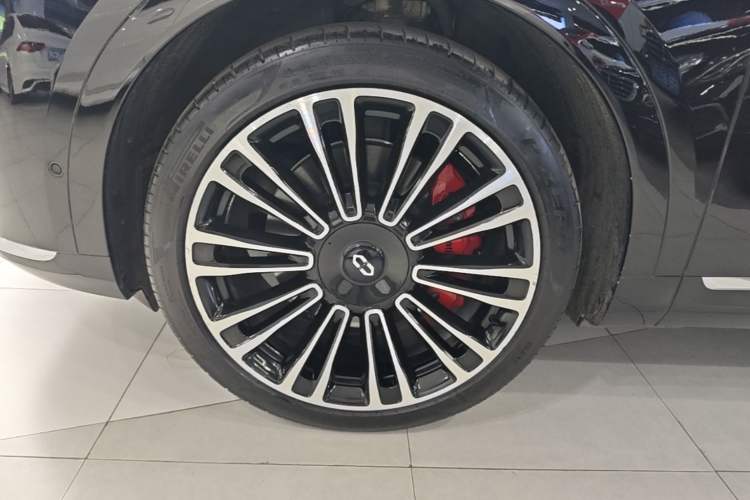 Used Hima AITO M9 2024 Range-Extended Ultra Version 42 kWh 6-Seater Model Left Front Wheel Hub