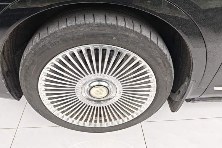 Used Hima AITO M9 2024 Range-Extended Ultra Version 52 kWh 6-Seater Model Left Front Wheel Hub