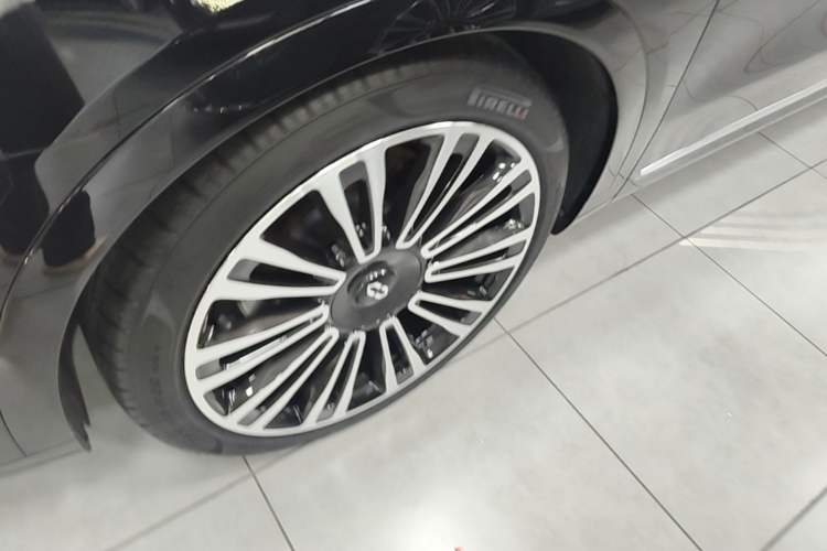 Used Hima AITO M9 2024 All-Electric Ultra Version 100 kWh 6-Seater Model Left Front Wheel Hub