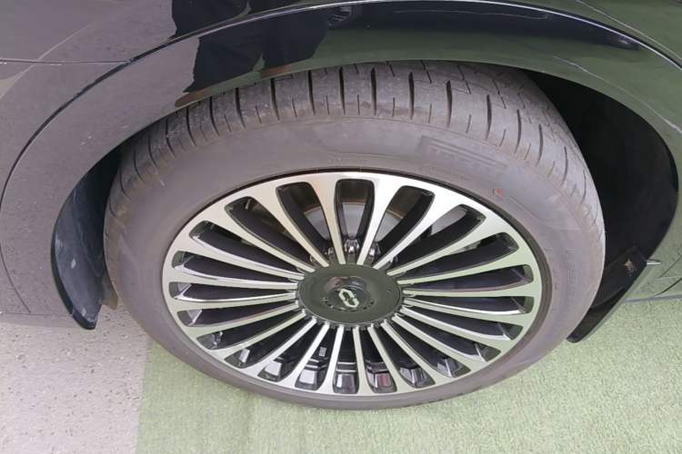 Used Hima AITO M9 2024 Range-Extended Ultra Version 52 kWh 6-Seater Model Left Front Wheel Hub