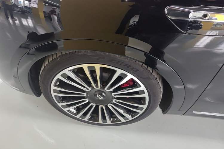 Used Hima AITO M9 2024 Range-Extended Max Edition 42 kWh 6-Seater Version Left Front Wheel Hub