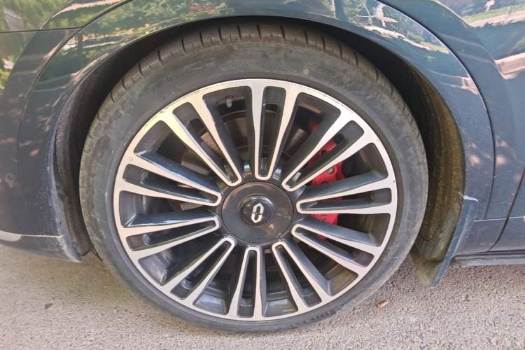 Used Hima AITO M9 2024 Range-Extended Ultra Version 42 kWh 6-Seater Model Left Front Wheel Hub