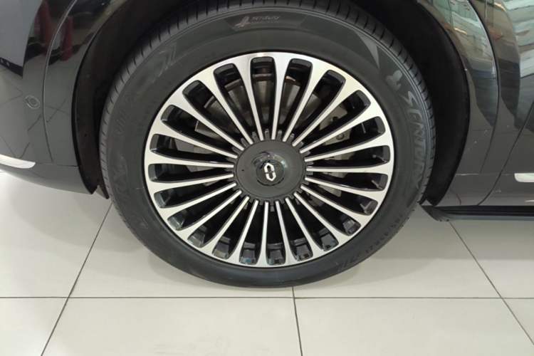 Used Hima AITO M9 2024 Range-Extended Ultra Version 52 kWh 6-Seater Model Left Front Wheel Hub