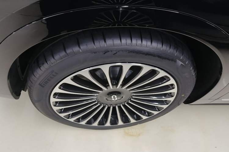 Used Hima AITO M9 2024 Range-Extended Max Edition 42 kWh 6-Seater Version Left Front Wheel Hub