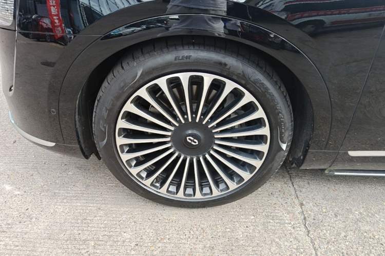 Used Hima AITO M9 2024 Range-Extended Ultra Version 42 kWh 6-Seater Model Left Front Wheel Hub
