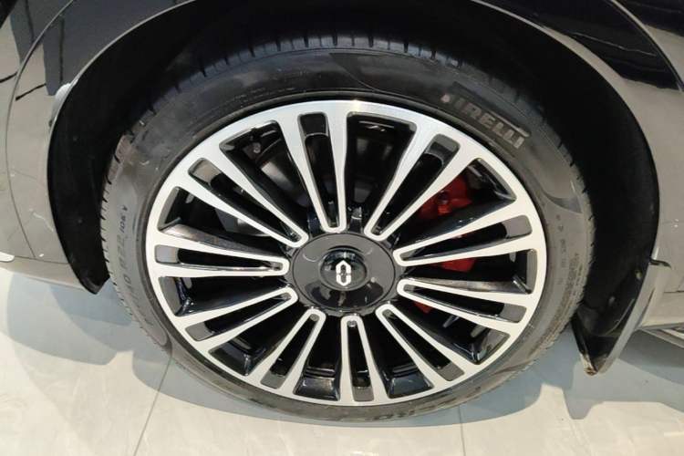 Used Hima AITO M9 2024 Range-Extended Ultra Version 42 kWh 6-Seater Model Left Front Wheel Hub