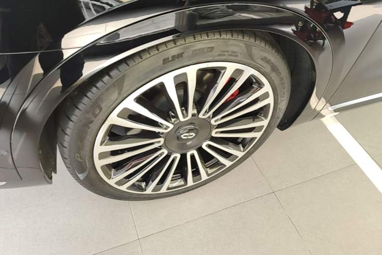 Used Hima AITO M9 2024 All-Electric Ultra Version 100 kWh 6-Seater Model Left Front Wheel Hub