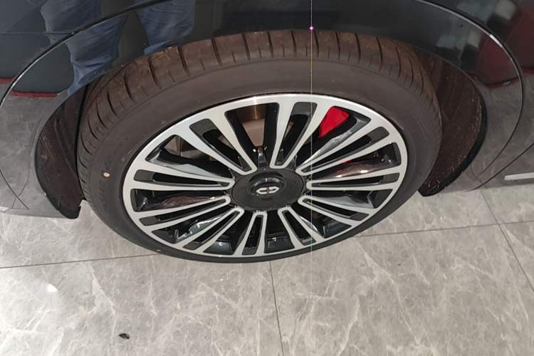 Used Hima AITO M9 2024 Range-Extended Ultra Version 42 kWh 6-Seater Model Left Front Wheel Hub