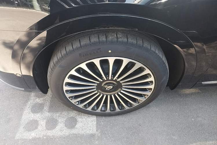 Used Hima AITO M9 2024 Range-Extended Ultra Version 42 kWh 6-Seater Model Left Front Wheel Hub