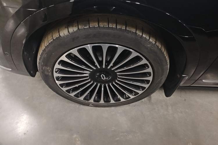 Used Hima AITO M9 2024 Range-Extended Max Edition 42 kWh 6-Seater Version Left Front Wheel Hub