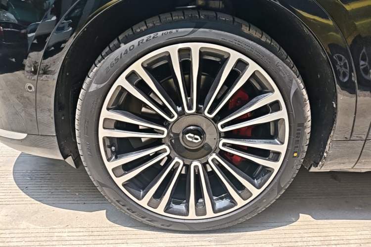 Used Hima AITO M9 2024 Range-Extended Ultra Version 42 kWh 6-Seater Model Left Front Wheel Hub
