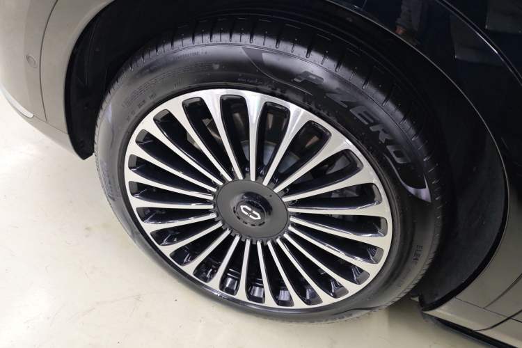 Used Hima AITO M9 2024 Range-Extended Ultra Version 52 kWh 5-Seater Model Left Front Wheel Hub
