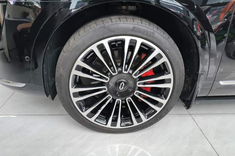 Used Hima AITO M9 2024 Range-Extended Ultra Version 52 kWh 5-Seater Model Left Front Wheel Hub