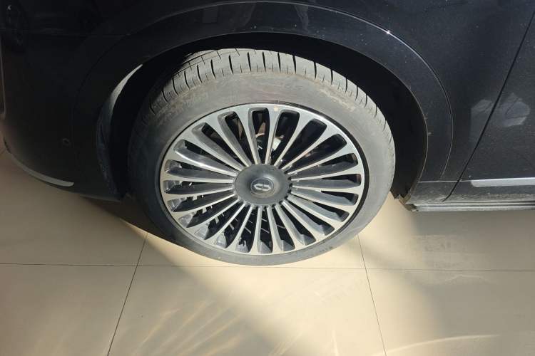Used Hima AITO M9 2024 Range-Extended Ultra Version 52 kWh 6-Seater Model Left Front Wheel Hub