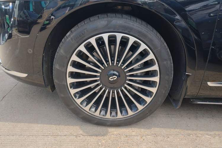 Used Hima AITO M9 2024 Range-Extended Ultra Version 42 kWh 6-Seater Model Left Front Wheel Hub