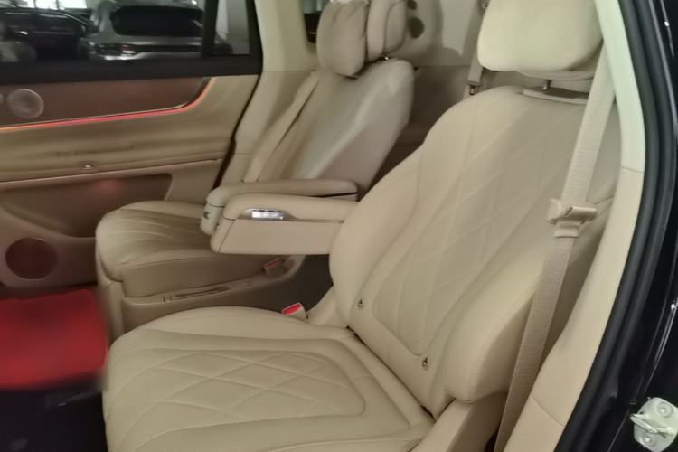 Used Hima AITO M9 2024 Range-Extended Ultra Version 42 kWh 6-Seater Model Left Rear Seat