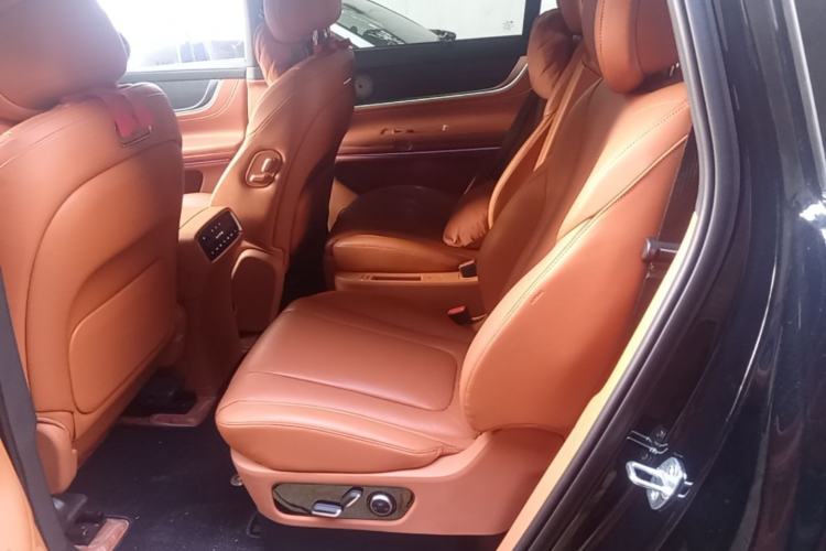Used Hima AITO M9 2024 Range-Extended Ultra Version 42 kWh 6-Seater Model Left Rear Seat