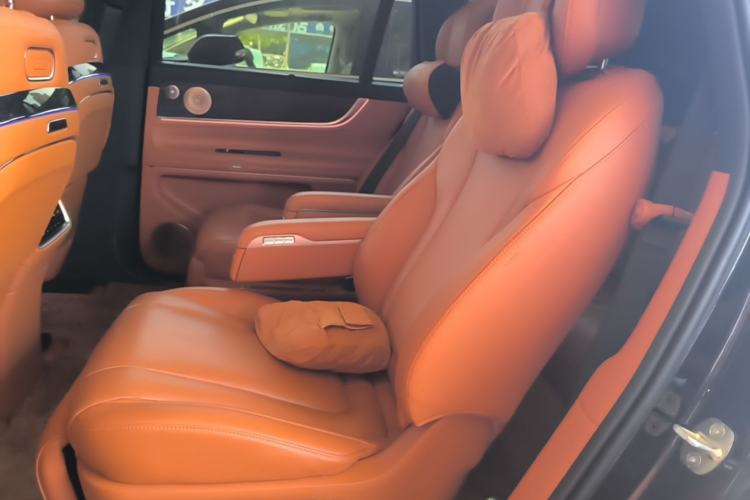 Used Hima AITO M9 2024 Range-Extended Ultra Version 52 kWh 6-Seater Model Left Rear Seat