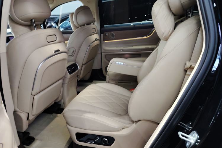 Used Hima AITO M9 2024 All-Electric Ultra Version 100 kWh 6-Seater Model Left Rear Seat