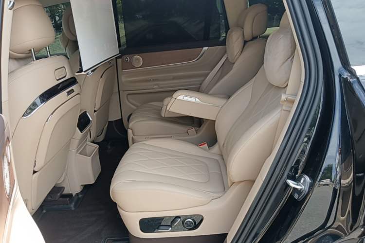 Used Hima AITO M9 2024 Range-Extended Ultra Version 52 kWh 6-Seater Model Left Rear Seat
