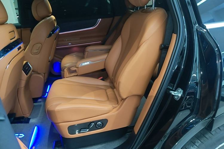 Used Hima AITO M9 2024 Range-Extended Ultra Version 42 kWh 6-Seater Model Left Rear Seat