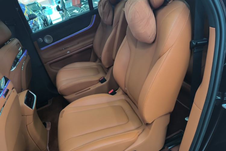 Used Hima AITO M9 2024 Range-Extended Max Edition 42 kWh 6-Seater Version Left Rear Seat