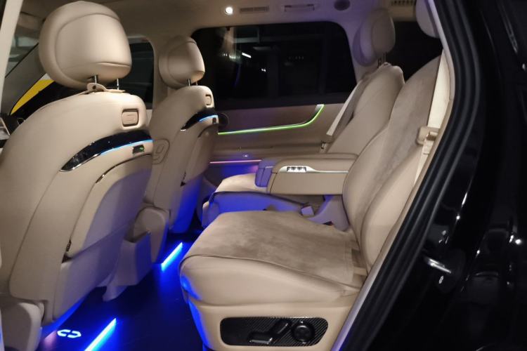 Used Hima AITO M9 2024 Range-Extended Ultra Version 42 kWh 6-Seater Model Left Rear Seat