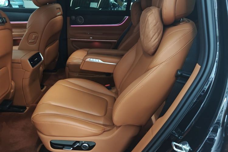 Used Hima AITO M9 2024 Range-Extended Ultra Version 42 kWh 6-Seater Model Left Rear Seat