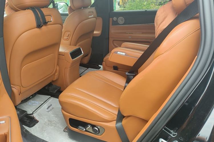 Used Hima AITO M9 2024 Range-Extended Ultra Version 42 kWh 6-Seater Model Left Rear Seat
