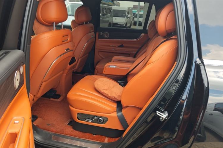 Used Hima AITO M9 2024 Range-Extended Ultra Version 42 kWh 6-Seater Model Left Rear Seat