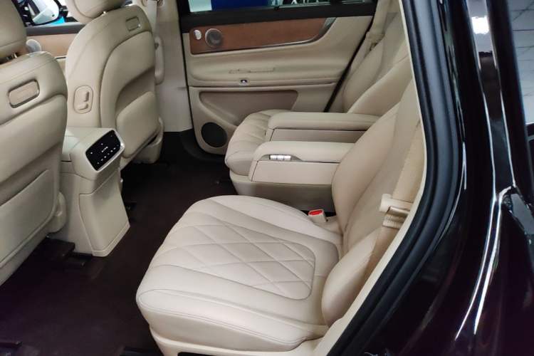 Used Hima AITO M9 2024 Range-Extended Max Edition 42 kWh 6-Seater Version Left Rear Seat