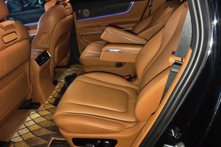 Used Hima AITO M9 2024 Range-Extended Max Edition 42 kWh 6-Seater Version Left Rear Seat