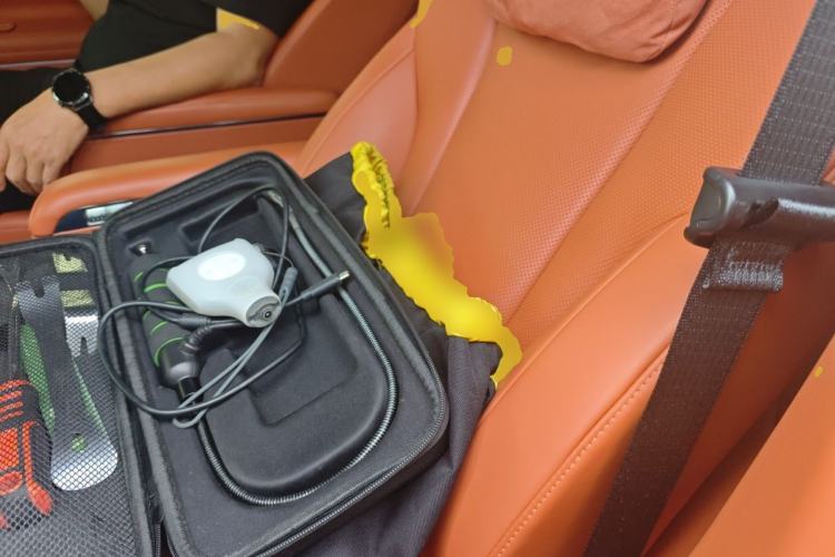 Used Hima AITO M9 2024 Range-Extended Ultra Version 52 kWh 6-Seater Model Left Rear Seat