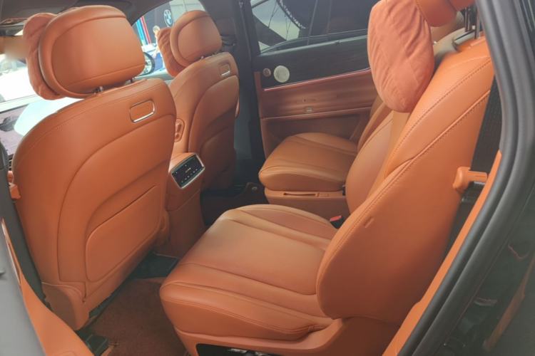 Used Hima AITO M9 2024 Range-Extended Max Edition 42 kWh 6-Seater Version Left Rear Seat