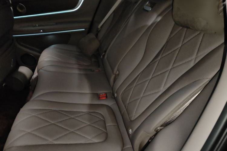 Used Hima AITO M9 2024 Range-Extended Max Edition 42 kWh 5-Seater Version Left Rear Seat