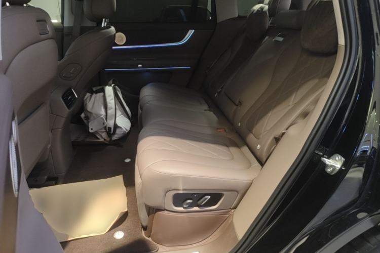 Used Hima AITO M9 2024 Range-Extended Max Edition 52 kWh 5-Seater Version Left Rear Seat