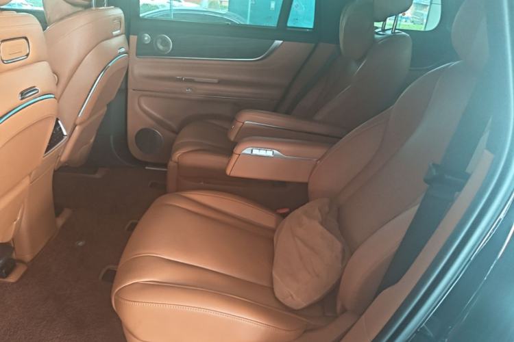 Used Hima AITO M9 2024 Range-Extended Ultra Version 42 kWh 6-Seater Model Left Rear Seat