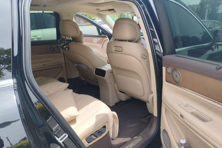 Used Hima AITO M9 2024 Range-Extended Max Edition 52 kWh 5-Seater Version Left Rear Seat