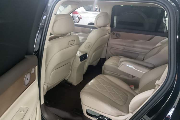 Used Hima AITO M9 2024 Range-Extended Ultra Version 42 kWh 6-Seater Model Left Rear Seat