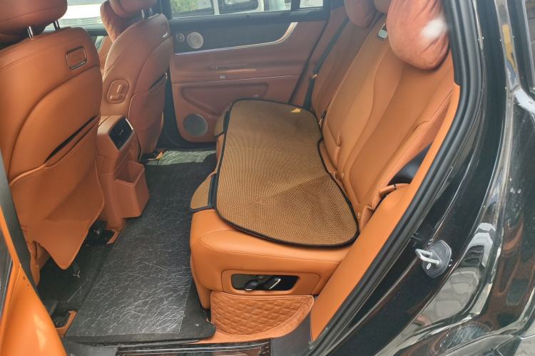 Used Hima AITO M9 2024 Range-Extended Ultra Version 52 kWh 5-Seater Model Left Rear Seat