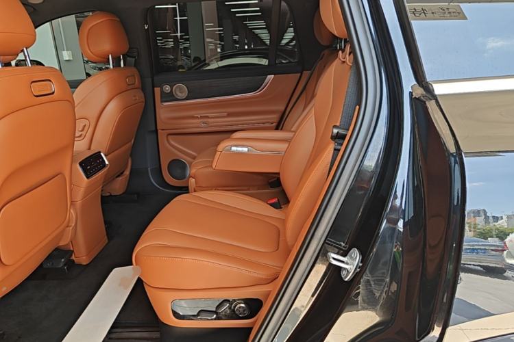 Used Hima AITO M9 2024 Range-Extended Max Edition 42 kWh 6-Seater Version Left Rear Seat