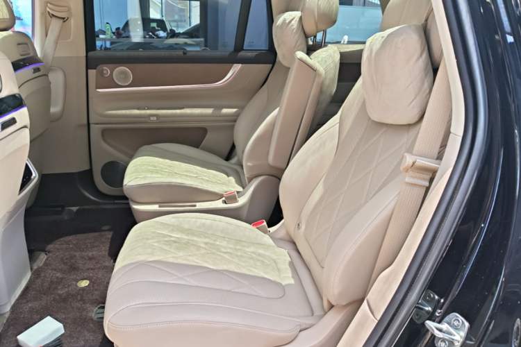 Used Hima AITO M9 2024 Range-Extended Max Edition 42 kWh 6-Seater Version Left Rear Seat