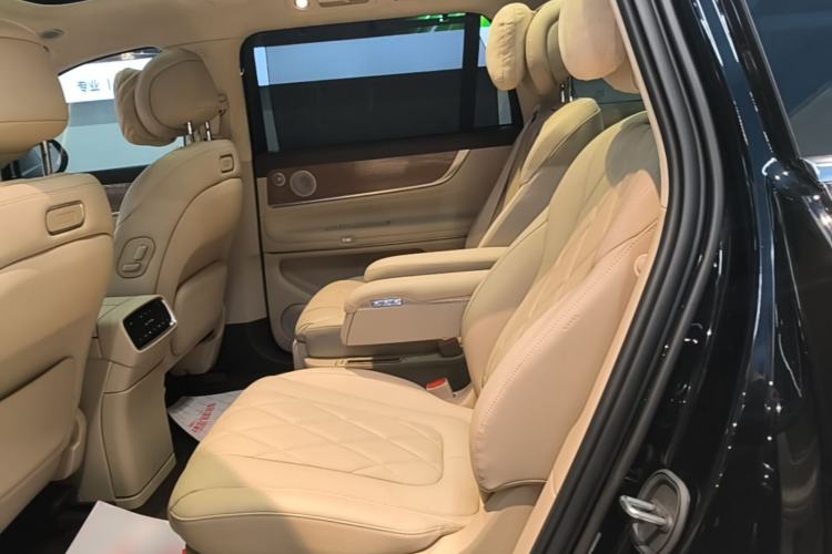Used Hima AITO M9 2024 Range-Extended Ultra Version 42 kWh 6-Seater Model Left Rear Seat