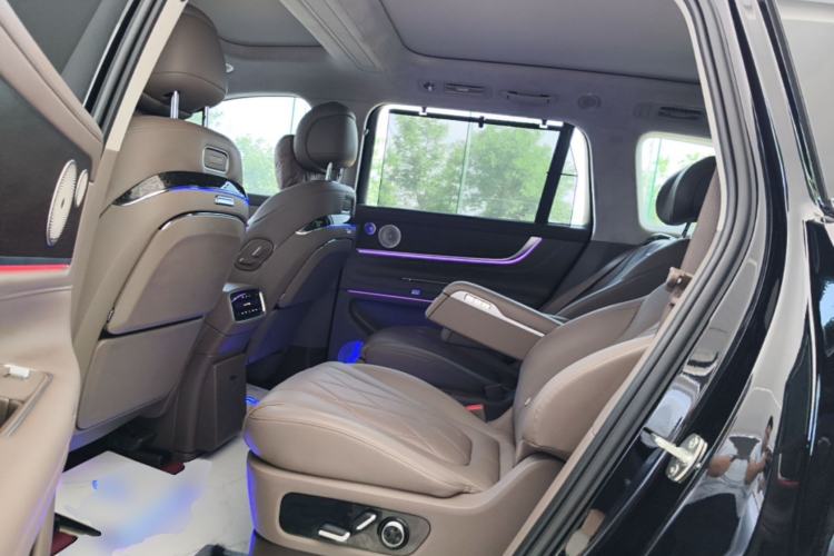 Used Hima AITO M9 2024 Range-Extended Ultra Version 52 kWh 6-Seater Model Left Rear Seat