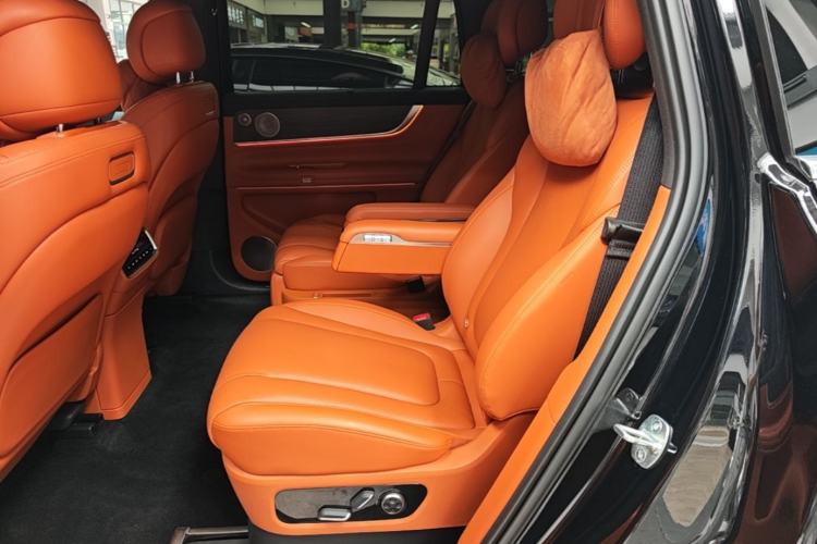 Used Hima AITO M9 2024 Range-Extended Ultra Version 52 kWh 6-Seater Model Left Rear Seat