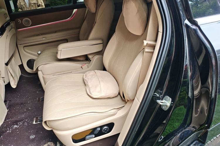 Used Hima AITO M9 2024 Range-Extended Ultra Version 52 kWh 6-Seater Model Left Rear Seat