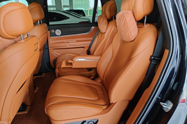 Used Hima AITO M9 2024 Range-Extended Ultra Version 42 kWh 6-Seater Model Left Rear Seat