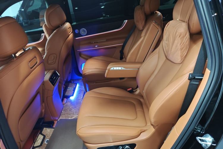 Used Hima AITO M9 2024 All-Electric Ultra Version 100 kWh 6-Seater Model Left Rear Seat