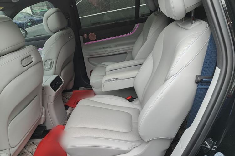 Used Hima AITO M9 2024 Range-Extended Max Edition 42 kWh 6-Seater Version Left Rear Seat